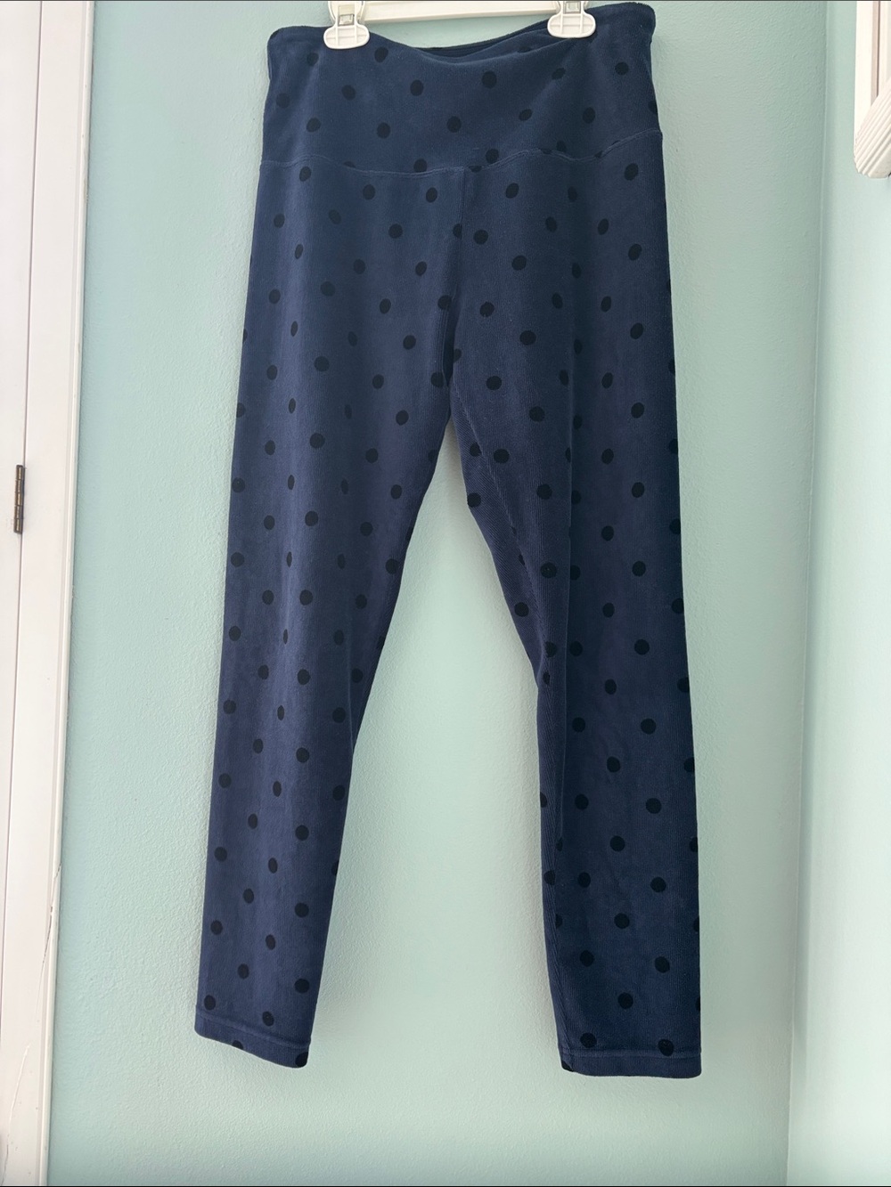 Intro Love the Fit Women’s Navy Black Polka Dot Leggings Medium